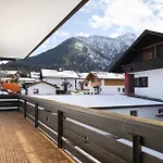 I Eschenlohe, Modern Bright With Mountain View Lejlighed *